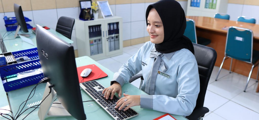 You are currently viewing Mengenal Lebih Dekat Dunia Kerja di Bidang Perkantoran SMK Darma Siswa