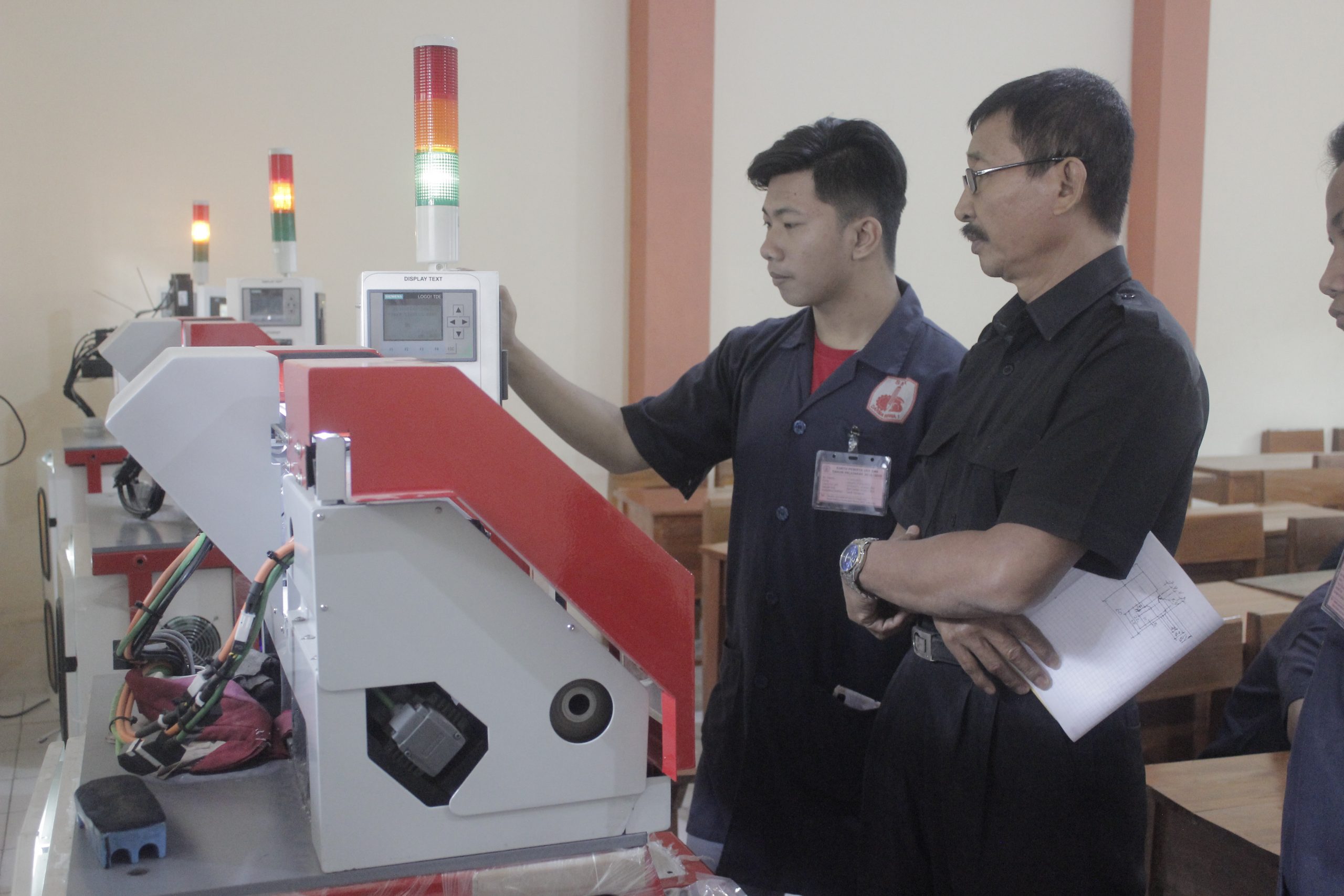 Read more about the article Teknik CNC dalam Permesinan Modern: Teori dan Praktek