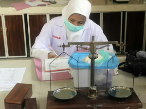 Read more about the article Pengembangan Obat dan Farmakologi: Ilmu yang Dipelajari di Jurusan Farmasi Klinis dan Komunitas